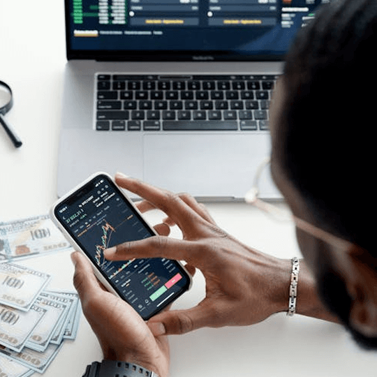 Vârf Finspire echipa de experți în cripto-investiții